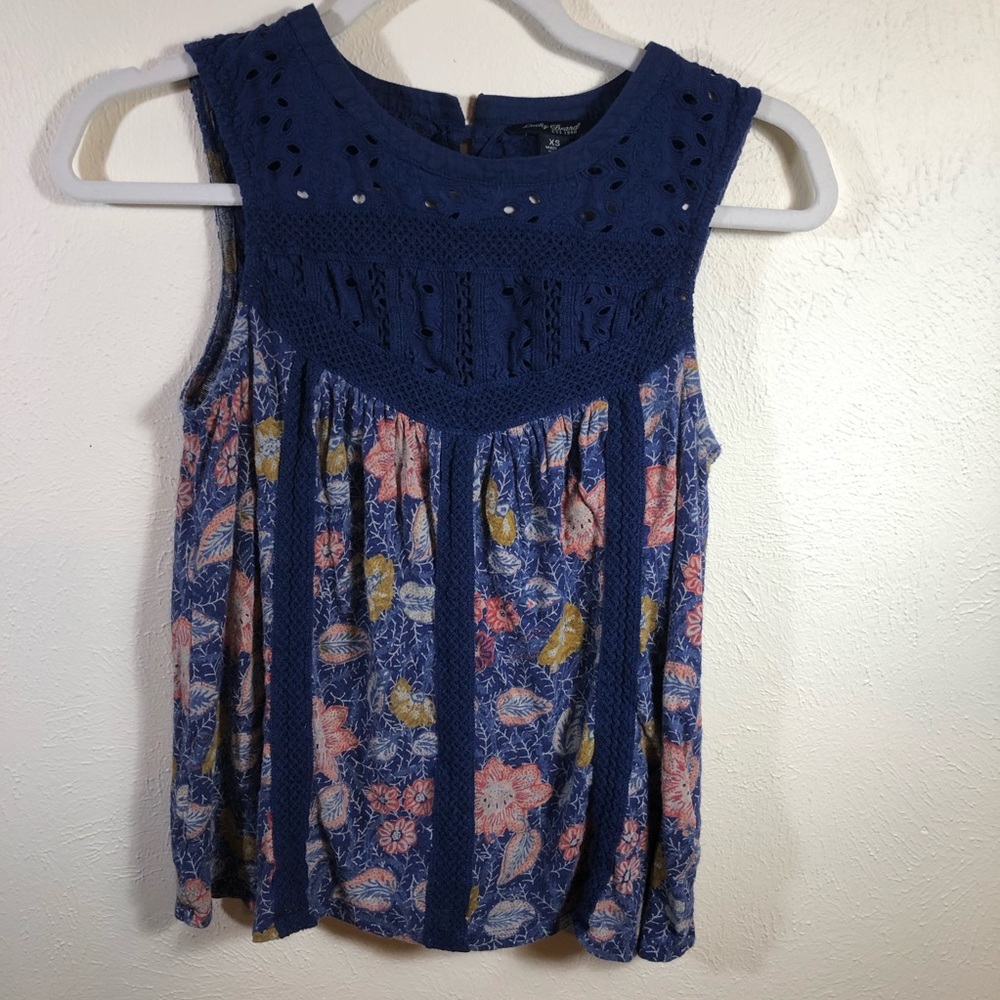 ☘️ Lucky Brand Crochet and Knit Top, in Size XS.
